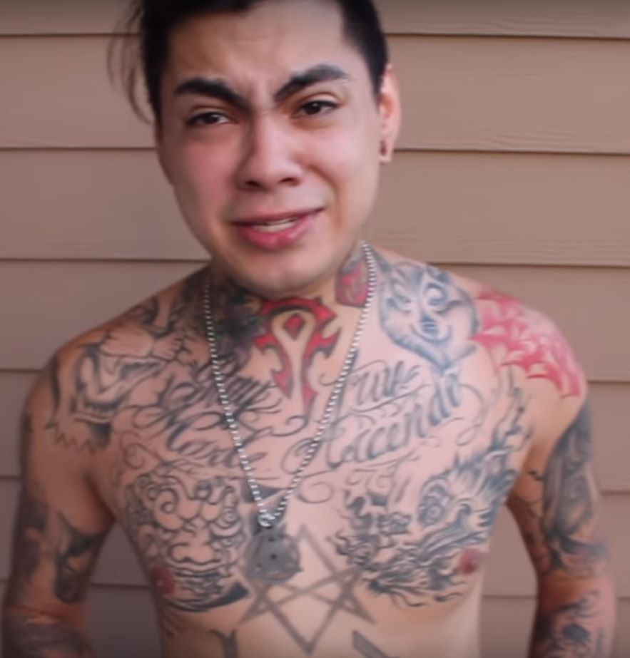 Como se llama el youtuber que tiene muchos tatuajes
